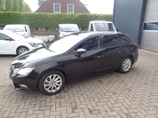 Seat LEON ST 1.0 EcoTSI Style Connect Ecc, Navigatie, Carplay/android auto, trekhaak , PDC, LMV