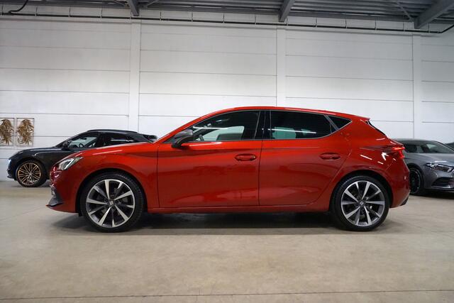 Seat LEON 1.5 eTSI FR * LED - Sfeer - 18" - Camera - Keyless - Dodehoek - App - DCC *