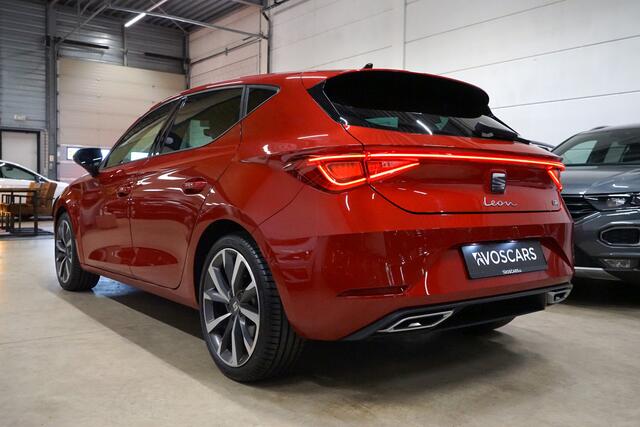 Seat LEON 1.5 eTSI FR * LED - Sfeer - 18" - Camera - Keyless - Dodehoek - App - DCC *