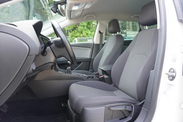 Seat LEON 1.0 EcoTSI Style Led | CarPlay | Camera | 1e eigenaar | Park. se