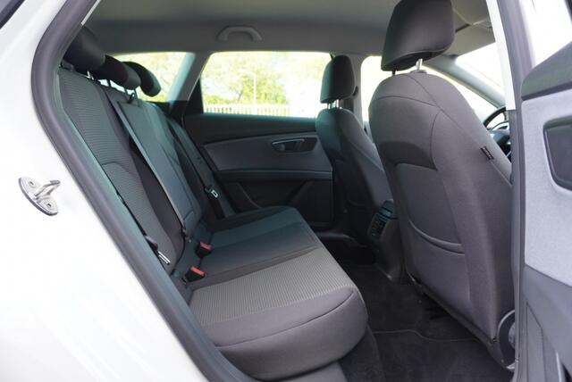 Seat LEON 1.0 EcoTSI Style Led | CarPlay | Camera | 1e eigenaar | Park. se