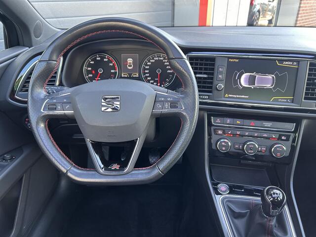 Seat LEON 1.4 EcoTSI FR Business Intense | Keyless | LED | Pano | Stoel Verwarming |