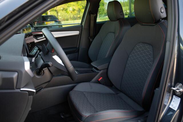 Seat LEON Sportstourer 1.5 eTSI FR Business Intense 150PK , Groot scherm, Camera, Adap. cruise,