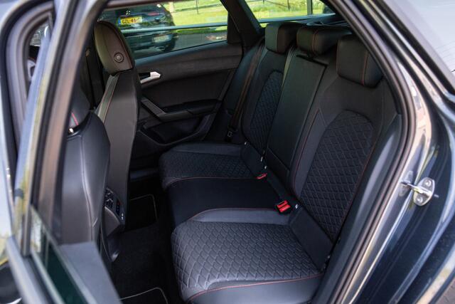 Seat LEON Sportstourer 1.5 eTSI FR Business Intense 150PK , Groot scherm, Camera, Adap. cruise,