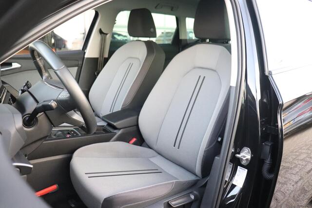 Seat LEON Sportstourer 1.0 TSI Style Business Intense | Achteruitrijcamera | Adaptieve cruise control | Virtual cockpit | Full link | Parkeersensoren |