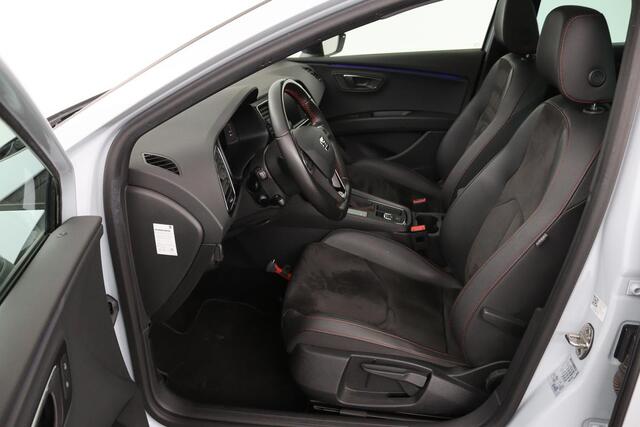 Seat LEON 1.5 TSI FR Ultimate Edition Black | Panoramadak | Stoelverwarming | BEATS Pack | Carplay | Adaptive cruise | Navigatie | Keyless | Full LED