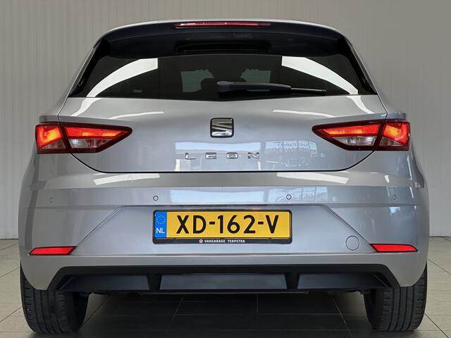 Seat LEON 1.0 EcoTSI Style Business Intense/ Facelift/ Keyless/ Apple + Android/ Virtual Dash./ 16'' LMV/ PDC V+A/ DAB+/ Apple + Android/ Lane-Assist./ Cruise/ Bluetooth/ Armsteun/ Multi. LEDER. Stuur/ Mistl./ Extra getint glas.