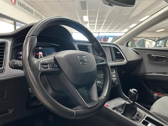 Seat LEON 1.0 EcoTSI Style Business Intense/ Facelift/ Keyless/ Apple + Android/ Virtual Dash./ 16'' LMV/ PDC V+A/ DAB+/ Apple + Android/ Lane-Assist./ Cruise/ Bluetooth/ Armsteun/ Multi. LEDER. Stuur/ Mistl./ Extra getint glas.