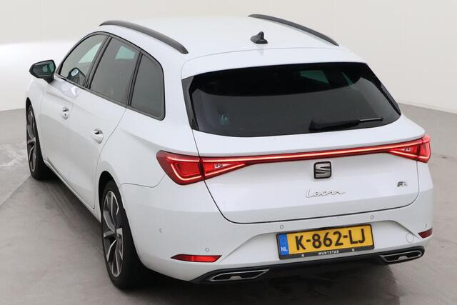 Seat LEON Sportstourer 1.5 TSI FR Launch Edition / LED / Camera / Navigatie / Parkeersensoren V+A / Lichtmetaal 18 inch / Elektrische achterklep /