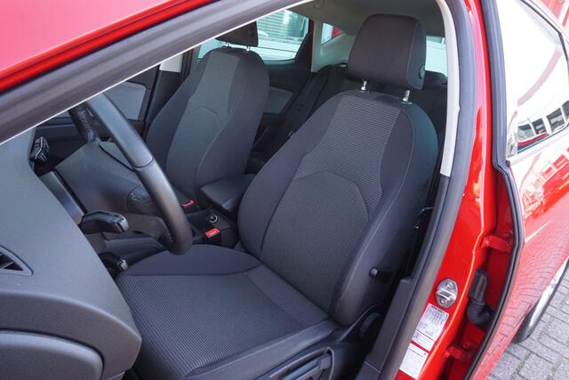 Seat LEON 1.0 EcoTSI Style Business Intense | Navigatie | Cruise Control | PDC V&A | LM | Origineel NL |