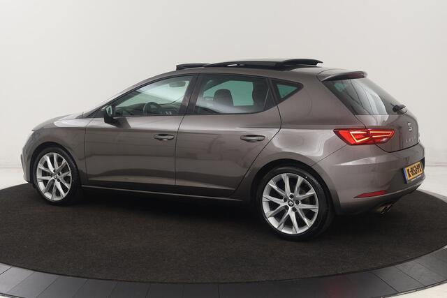 Seat LEON 1.4 TSI FR | Panoramadak | Stoelverwarming | Carplay | Sfeerverlichting | Navigatie | Leder/Alcantara | SEAT Sound | Climate control | Full LED | Parkeerhulp | Cruise control