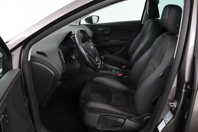 Seat LEON 1.4 TSI FR | Panoramadak | Stoelverwarming | Carplay | Sfeerverlichting | Navigatie | Leder/Alcantara | SEAT Sound | Climate control | Full LED | Parkeerhulp | Cruise control