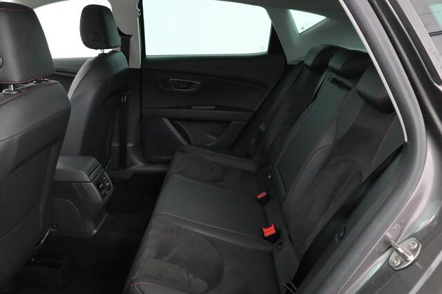 Seat LEON 1.4 TSI FR | Panoramadak | Stoelverwarming | Carplay | Sfeerverlichting | Navigatie | Leder/Alcantara | SEAT Sound | Climate control | Full LED | Parkeerhulp | Cruise control