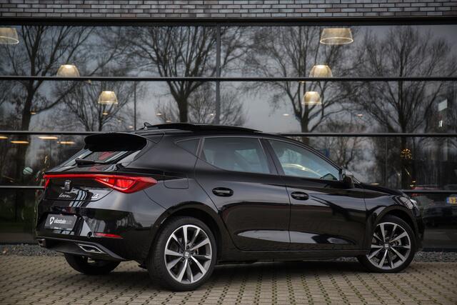 Seat LEON 1.5 TSI e-Hybrid FR PHEV First Edition 204PK , Pano dak, Adap. cruise, Virtual cockpit,