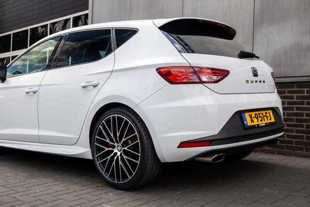 Seat LEON Cupra 2.0 TSI 290 pk Connect / Led-Koplamp/ Sport-Stoelen/ Stoel.Verw/ Cruise-Controle/ Car-Play/ 19'' LMV