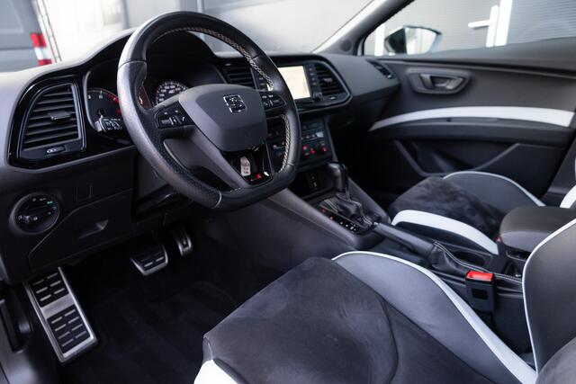 Seat LEON Cupra 2.0 TSI 290 pk Connect / Led-Koplamp/ Sport-Stoelen/ Stoel.Verw/ Cruise-Controle/ Car-Play/ 19'' LMV