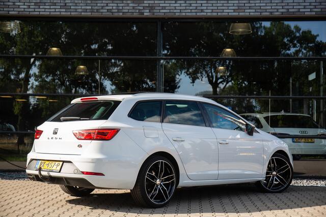 Seat LEON ST 1.4 EcoTSI FR Business Intense , Pano dak, Trekhaak,
