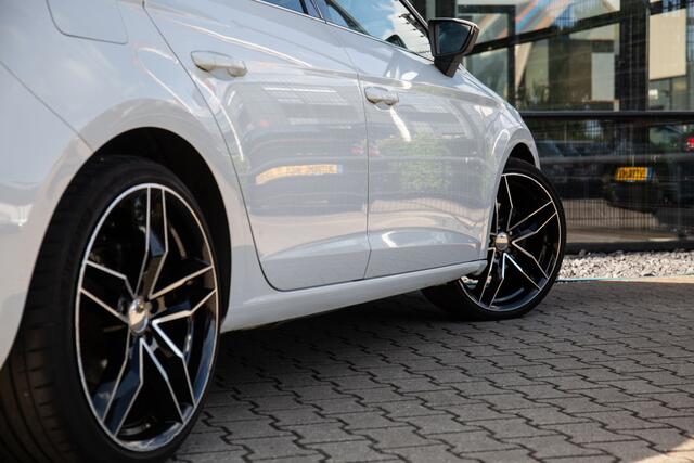 Seat LEON ST 1.4 EcoTSI FR Business Intense , Pano dak, Trekhaak,