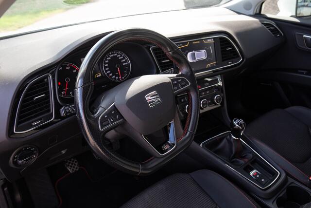 Seat LEON ST 1.4 EcoTSI FR Business Intense , Pano dak, Trekhaak,