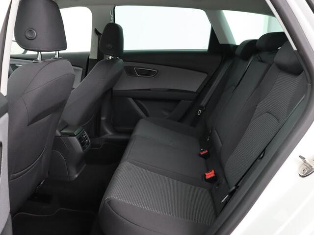 Seat LEON 1.0 TSI Style Intens | Carplay | Navigatie | Climate control | Keyless | Cruise control | Bluetooth | Parkeerhulp