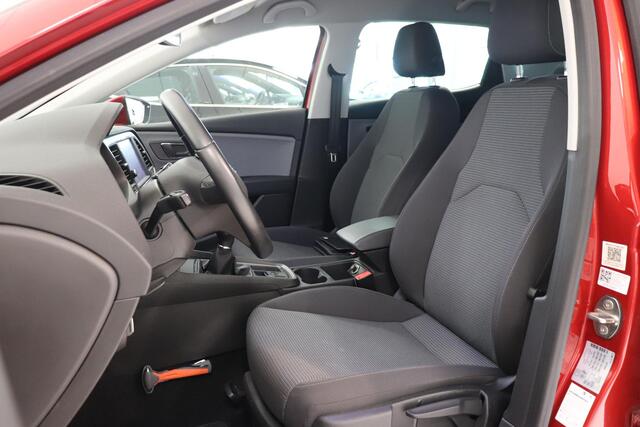 Seat LEON 1.0 TSI Style Ultimate Edition | Camera | Navigatie | Stoelverwarming | Climate control | AppleCarplay AndroidAuto |