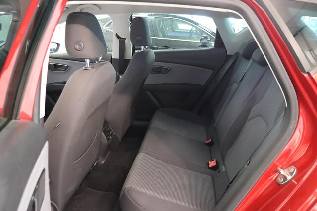 Seat LEON 1.0 TSI Style Ultimate Edition | Camera | Navigatie | Stoelverwarming | Climate control | AppleCarplay AndroidAuto |