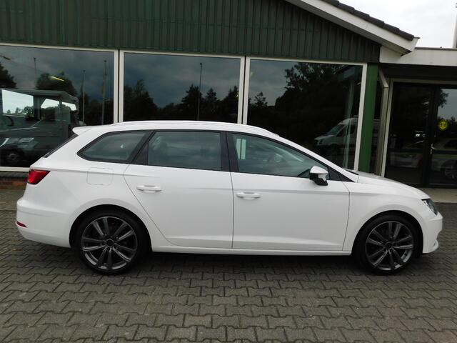 Seat LEON ST 1.0 116PK EcoTSI! Style!! All-in Prijs! Trekhaak!