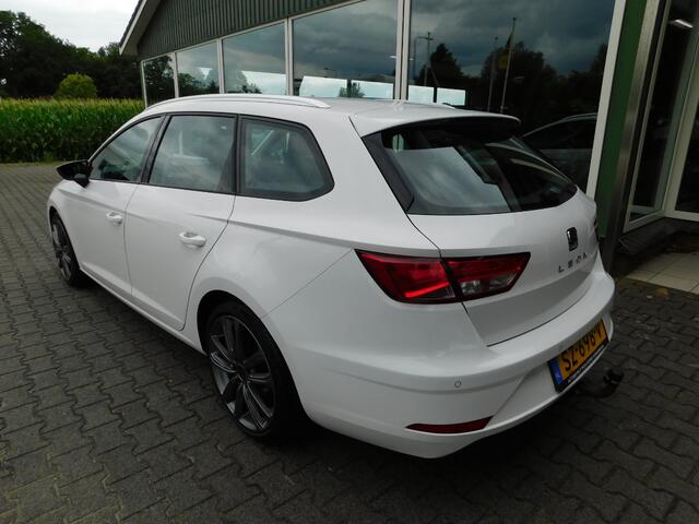 Seat LEON ST 1.0 116PK EcoTSI! Style!! All-in Prijs! Trekhaak!