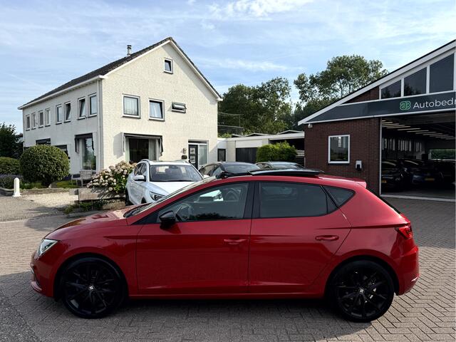Seat LEON 1.5 TSI FR Ultimate Edition Black Panoramadak, Camera, Beats audio
