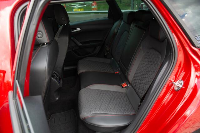 Seat LEON Sportstourer 1.5 TSI FR , Adap. cruise, Trekhaak, Carplay,
