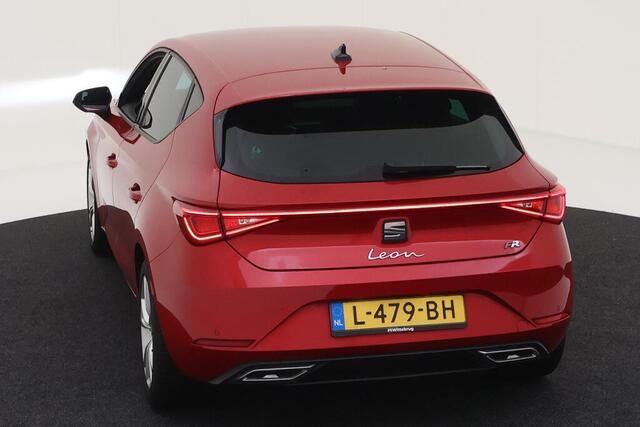 Seat LEON 1.0 TSI FR / PARK. SENSOREN/ LED/ FULL-LINK/ GETINT GLAS/ 17" LMV