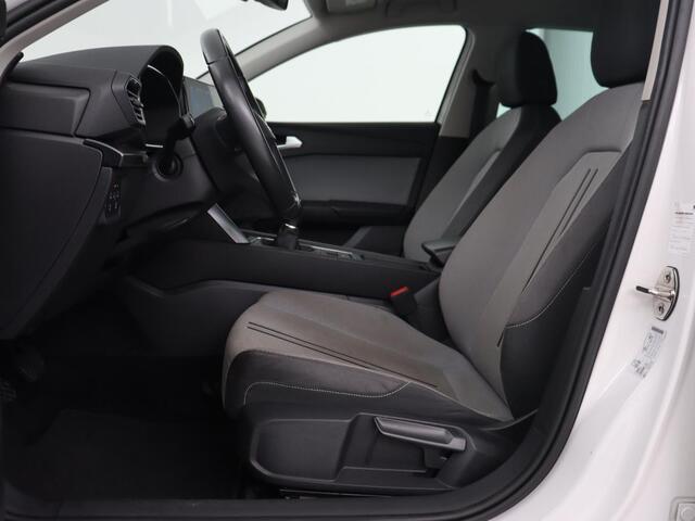 Seat LEON 1.5 TSI Style Launch Edition | Trekhaak | Camera | Adaptive cruise | Carplay | Parkeerhulp | Navigatie | Full LED