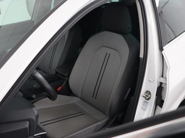 Seat LEON 1.5 TSI Style Launch Edition | Trekhaak | Camera | Adaptive cruise | Carplay | Parkeerhulp | Navigatie | Full LED