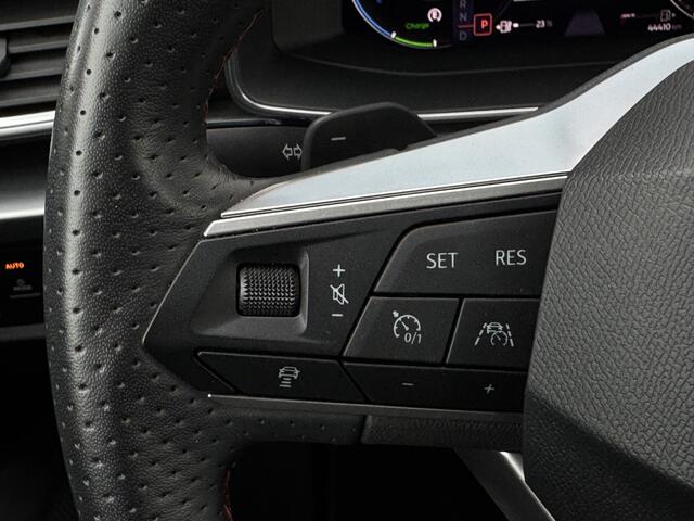 Seat LEON 1.4 TSI eHybrid PHEV FR Business Intense GRATIS Afleverpakket! | Achteruitrijcamera | Stoelverwarming |
