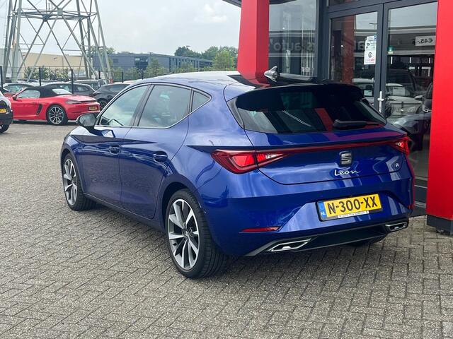 Seat LEON 1.5 eTSI FR Launch Edition DSG Automaat / 18'' LMV / Navi. / Camera / ACC / Keyless /