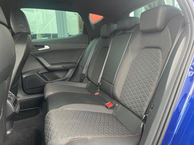 Seat LEON 1.5 eTSI FR Launch Edition DSG Automaat / 18'' LMV / Navi. / Camera / ACC / Keyless /