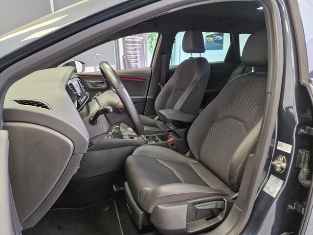 Seat LEON ST 1.5 TSI FR Intense | TREKHAAK | CARPLAY | DEALERONDERHOUDEN |