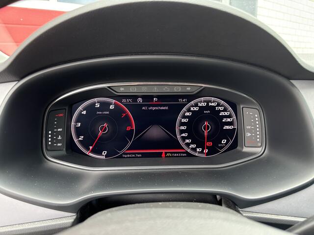Seat LEON ST 1.0 TSI Style Ultimate Edition TREKHAAK / VIRTUAL / FULL LED / STOELVERW / ACC / KEYLESS / CARPLAY / CAMERA / NL-AUTO
