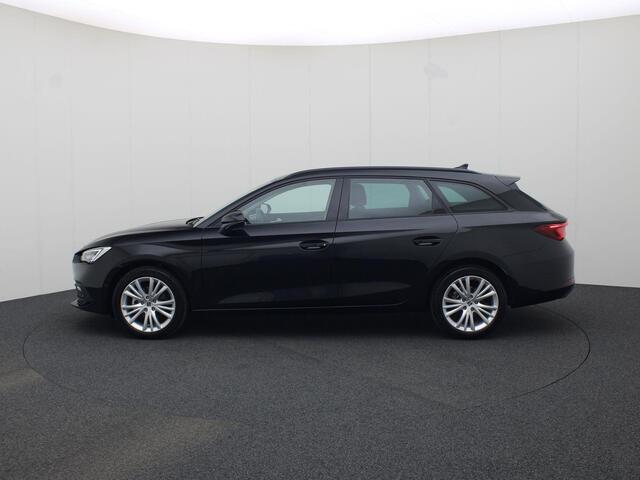 Seat LEON Sportstourer 1.5 eTsi 150pk DSG Style · Apple/Android Car Play · Camera · P-Sensoren · Cruise Control · Apple/Android Car Play · 17'' Inch · Garantie t/m 30-05-2029 of 100.000km