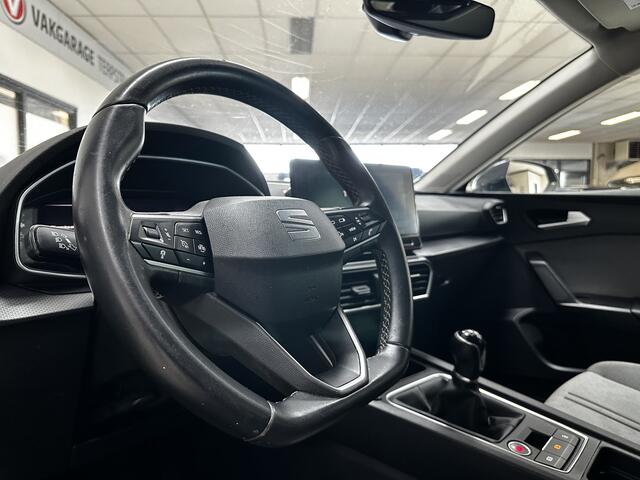 Seat LEON Sportstourer 1.5 TSI Style Launch Edition /Virtual Cockpit /Camera /LED Koplampen /Apple + Android /DAB+! /Keyless Go /Lane Assist /Navi /Climat /Adaptief Cruise /Elek. pakket /Bluetooth /Regensensor /PDC V+A /16"LMV.
