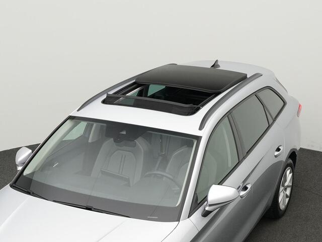 Seat LEON Sportstourer 1.0 TSI 110 pk Style Business Intense | Panoramadak | Stuur-/stoelverwarming | Achteruitrijcamera | Navigatie