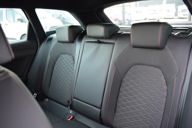 Seat LEON Sportstourer 1.5 eTSI FR Business Intense | Apple CarPlay | Camera | Virtual | ACC