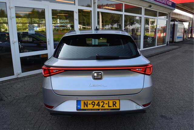 Seat LEON Sportstourer 1.5 eTSI 150PK Style Launch Edition DSG | LED | Station |