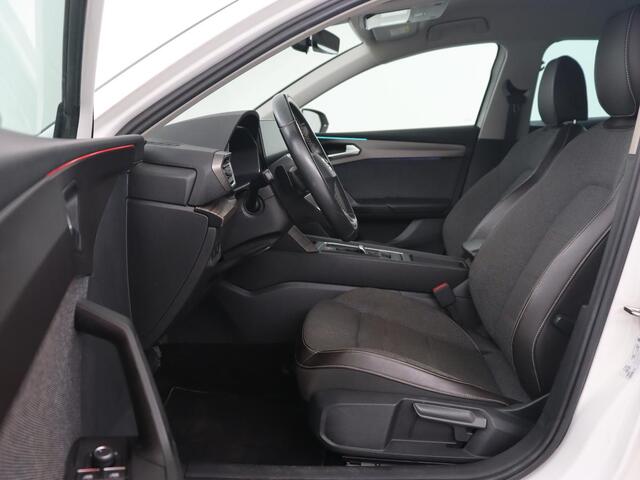 Seat LEON 1.4 TSI eHybrid PHEV Xcellence | Trekhaak | Stoel & stuurverwarming | Carplay | Navigatie | Adaptive cruise | Full LED | Park Assist | Climate control | Keyless | Plug In