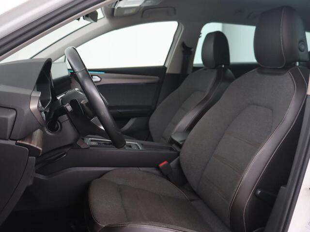 Seat LEON 1.4 TSI eHybrid PHEV Xcellence | Trekhaak | Stoel & stuurverwarming | Carplay | Navigatie | Adaptive cruise | Full LED | Park Assist | Climate control | Keyless | Plug In