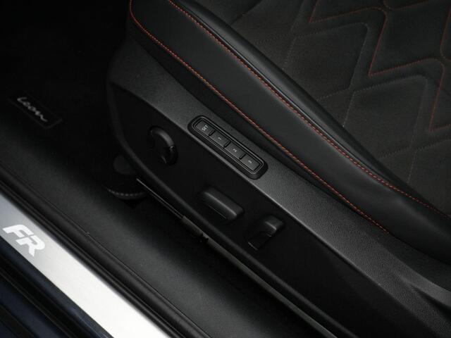 Seat LEON FR 1.4 TSI eHybrid 204 pk PHEV FR | Leder/alcantara | Geheugenstoel | Achteruitrijcamera | Adaptieve | Keyless | 17 inch