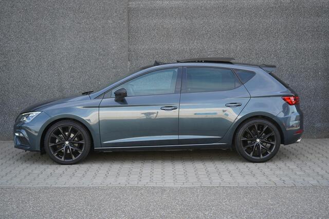 Seat LEON 1.5 TSI Ultimate Edition Black / Pano/ Beats/ Led / Carplay/ Keyless