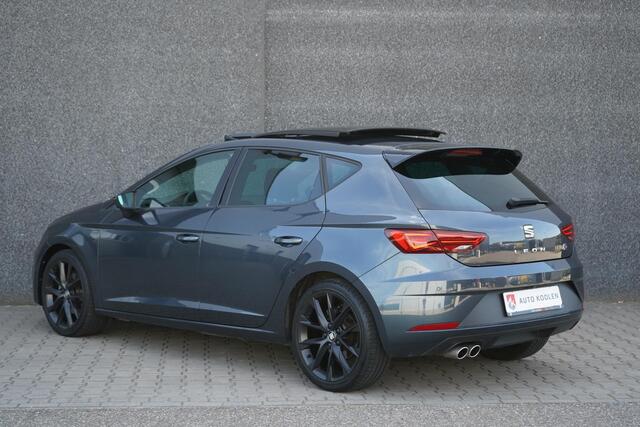 Seat LEON 1.5 TSI Ultimate Edition Black / Pano/ Beats/ Led / Carplay/ Keyless