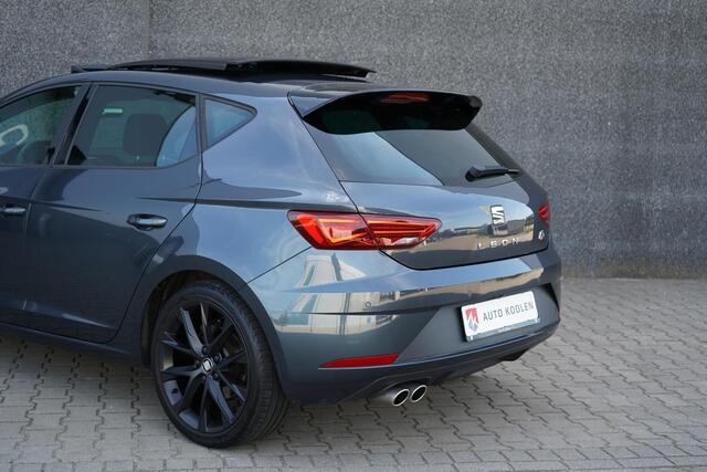 Seat LEON 1.5 TSI Ultimate Edition Black / Pano/ Beats/ Led / Carplay/ Keyless