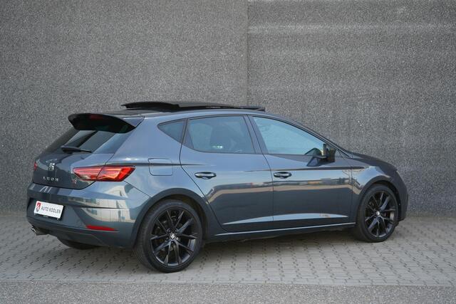 Seat LEON 1.5 TSI Ultimate Edition Black / Pano/ Beats/ Led / Carplay/ Keyless